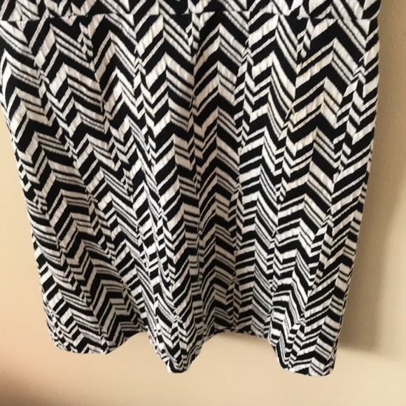 Chevron LOFT Dress - Picture 3 of 5
